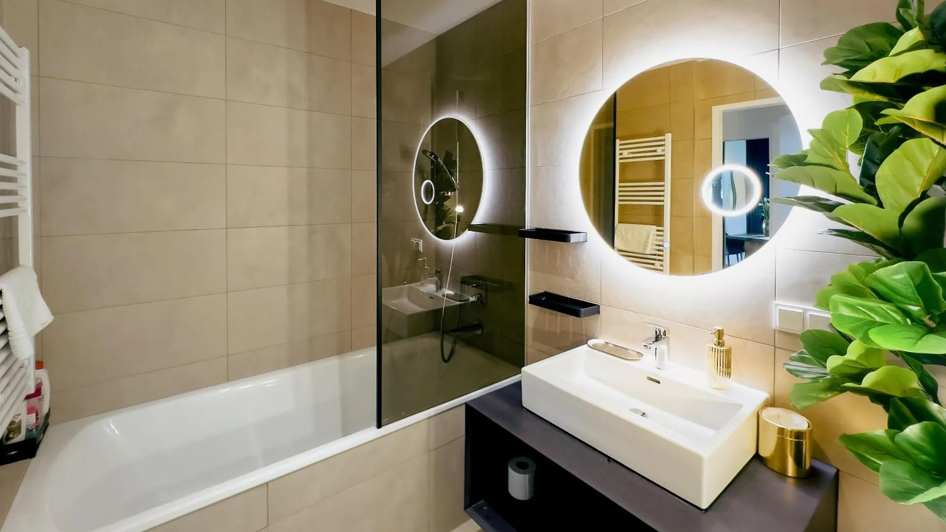 Kaiser Lodge - Rooftop Pool & Underground Car Park By Alpenluxus Appartements 0*, Vienna