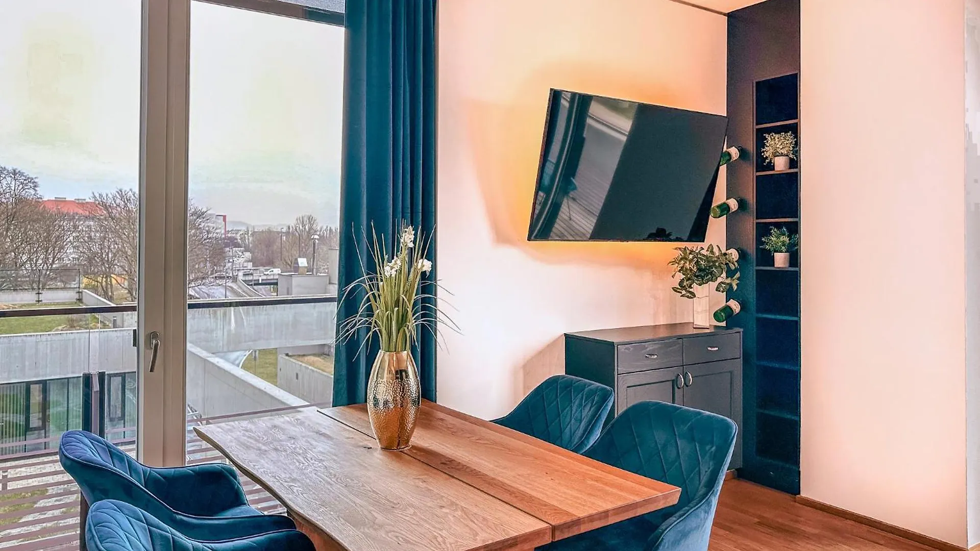 Kaiser Lodge With Rooftop Pool & Underground Car Park - An Alpenluxus Appartement, Vienna Austria